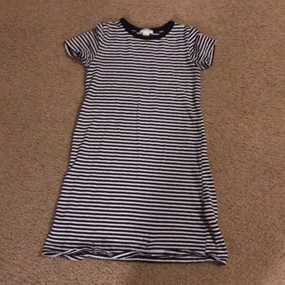 A shirt dress